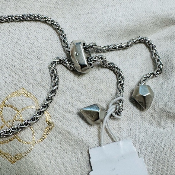 NWT Kendra Scott Rhodium Plated and Faceted Maroon Jade Adjustable Bolo Bracelet - Picture 4 of 4